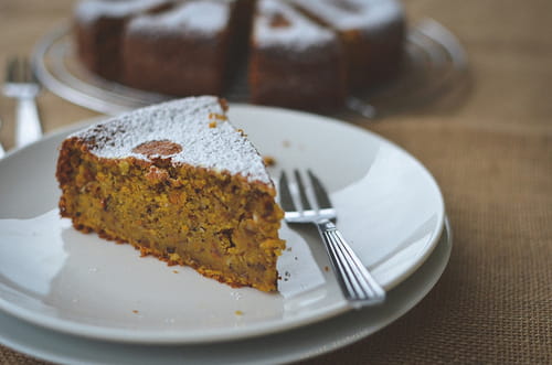 Gâteau moelleux aux carottes et noisettes