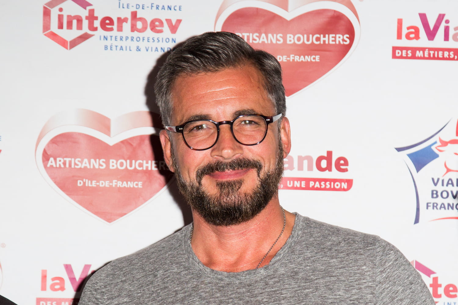 Olivier Minne drowned in 4,500 messages after his departure from France TV