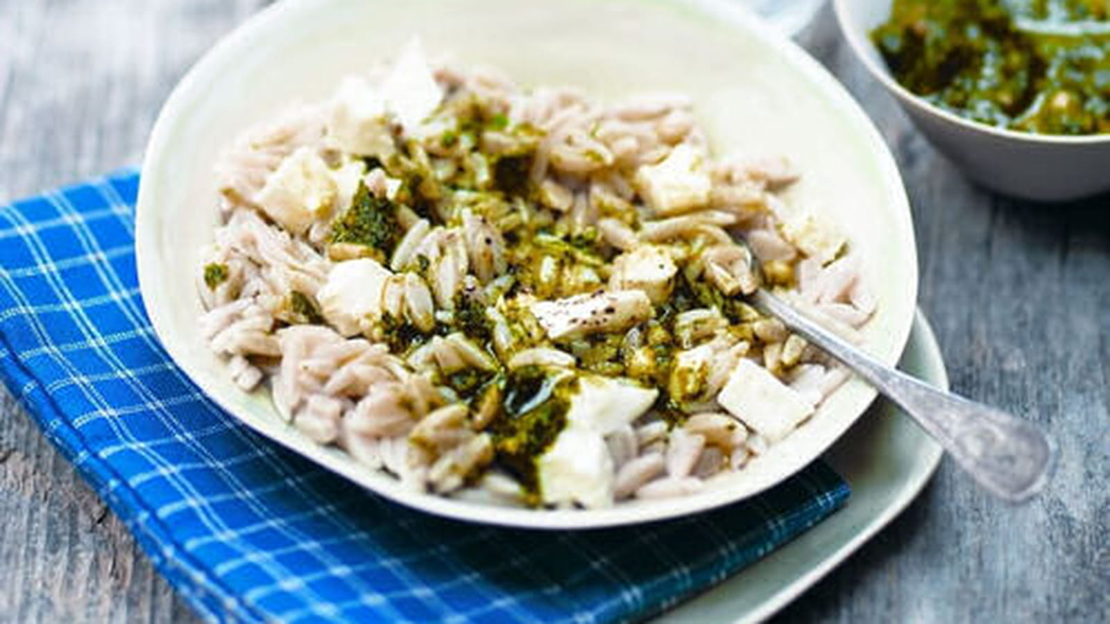 Salade de petites pâtes au pesto de menthe