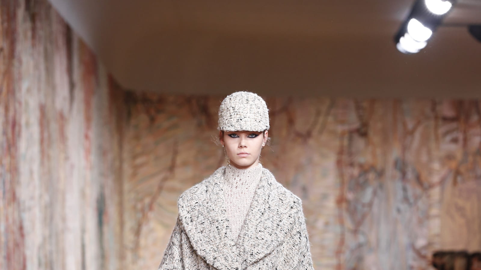 Look 28