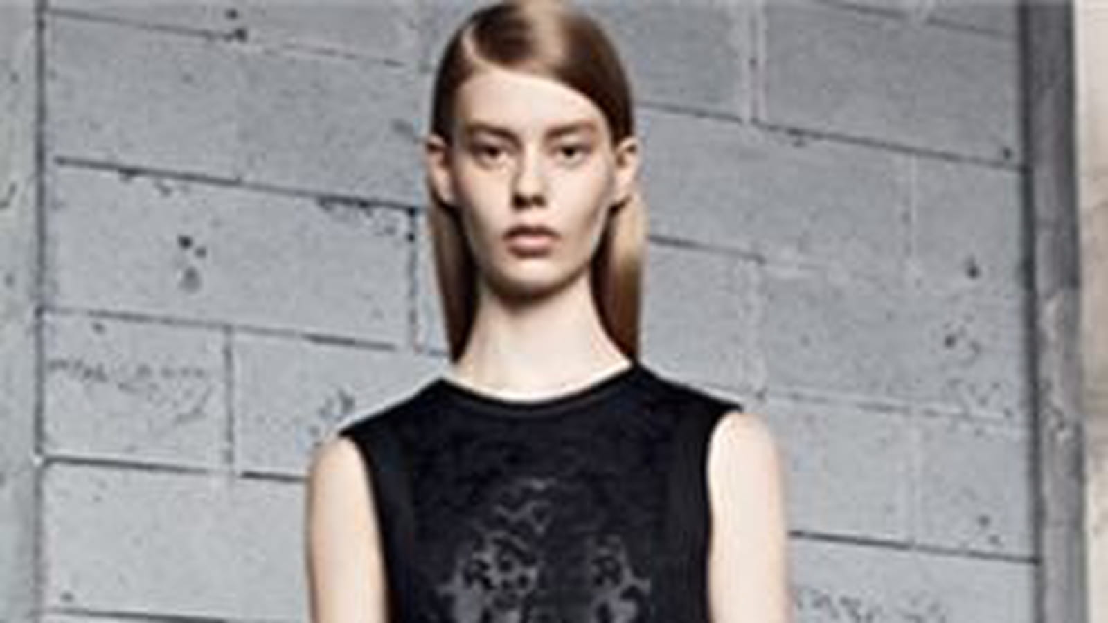 Robe noire "Reine" de Sandro