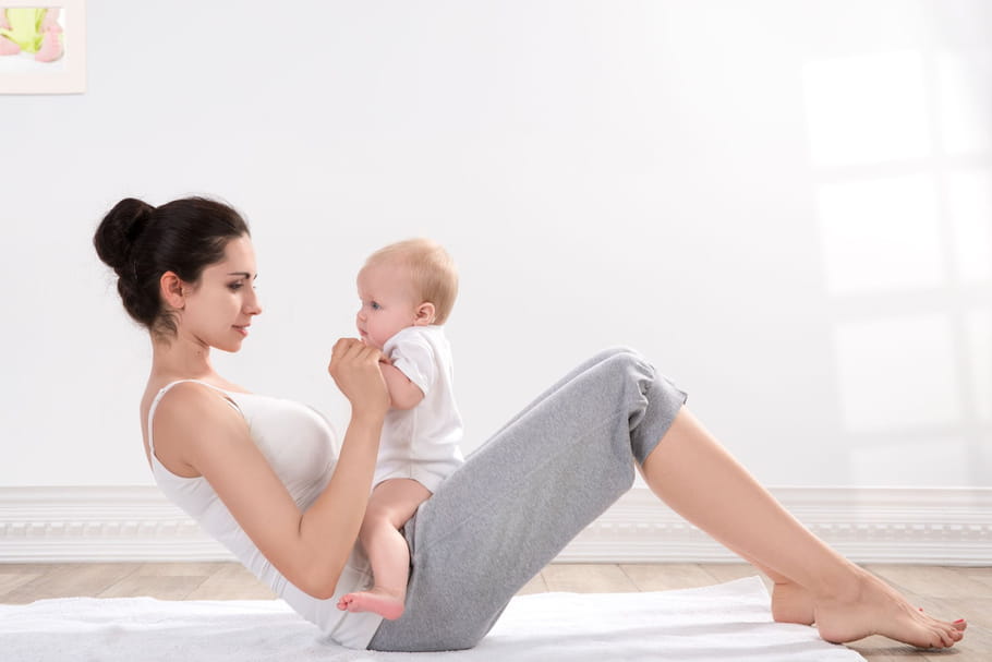 Mommy makeover: l'acte chirurgical pour retrouver la ligne après bébé