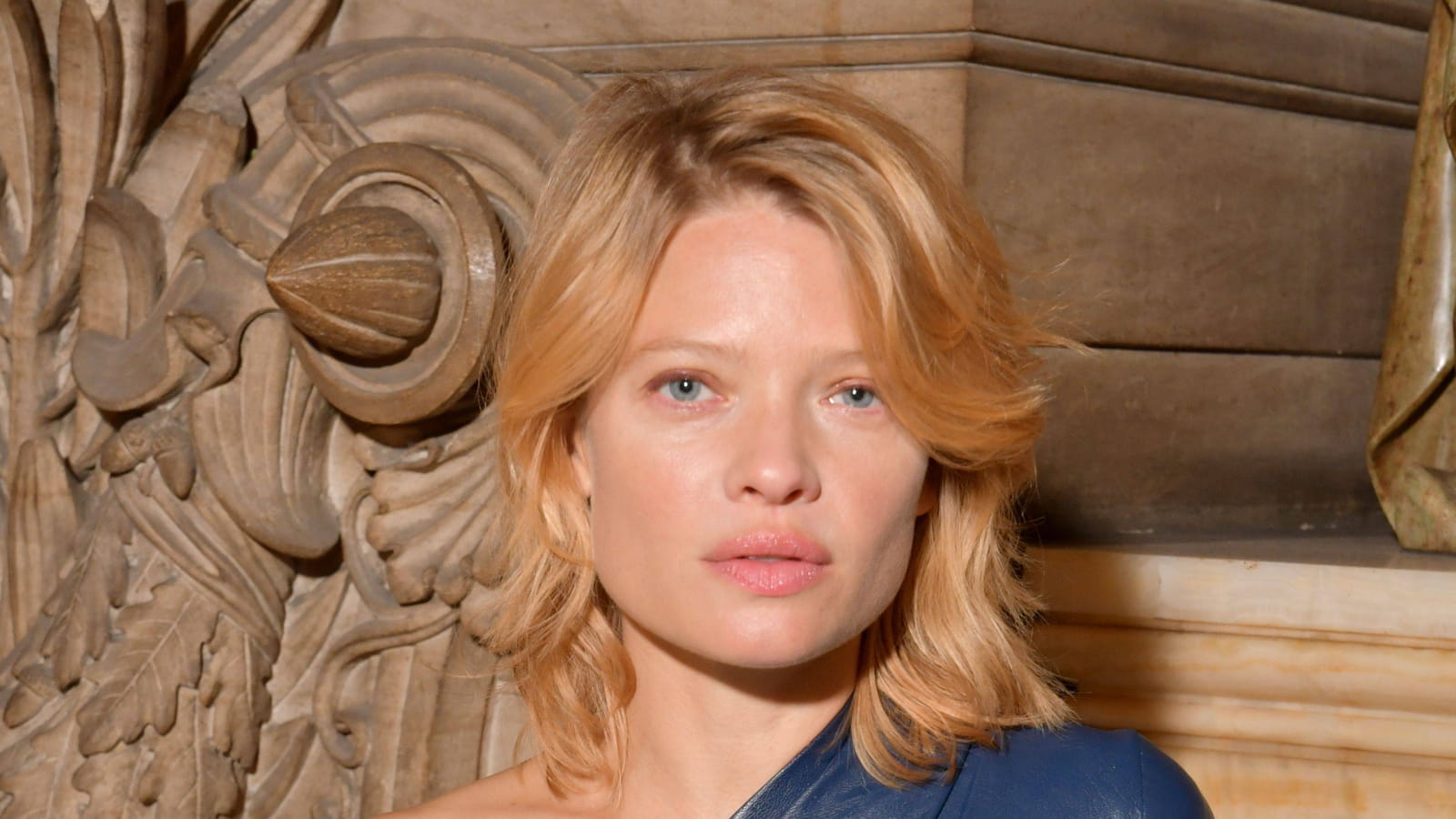 Mélanie Thierry, avec un carré