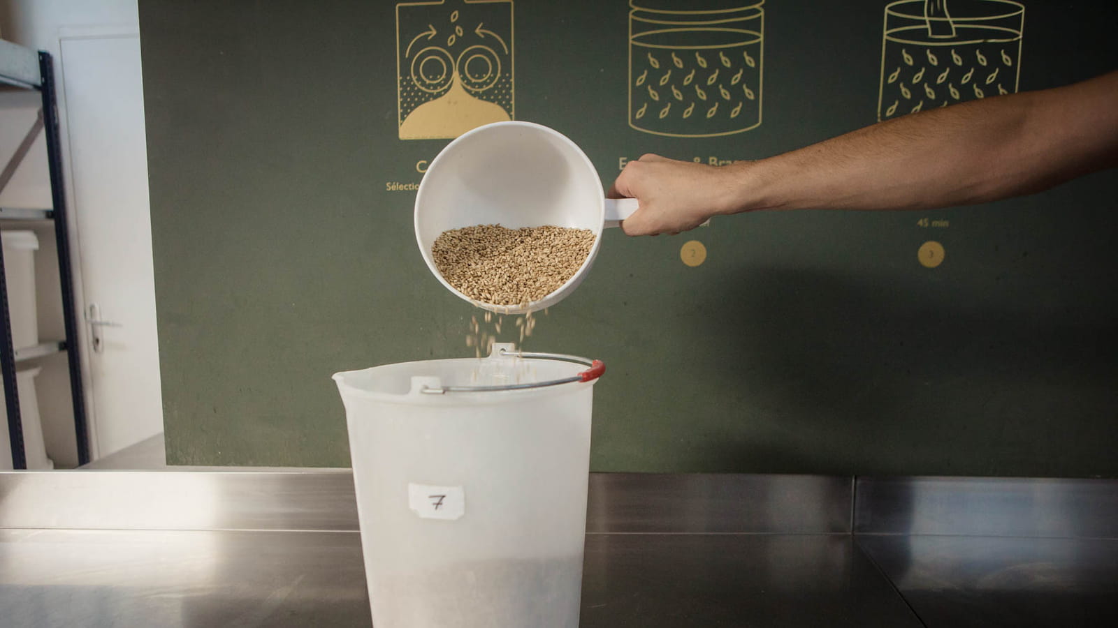 Étape 2 : pesage de la quantité de malt utilisé