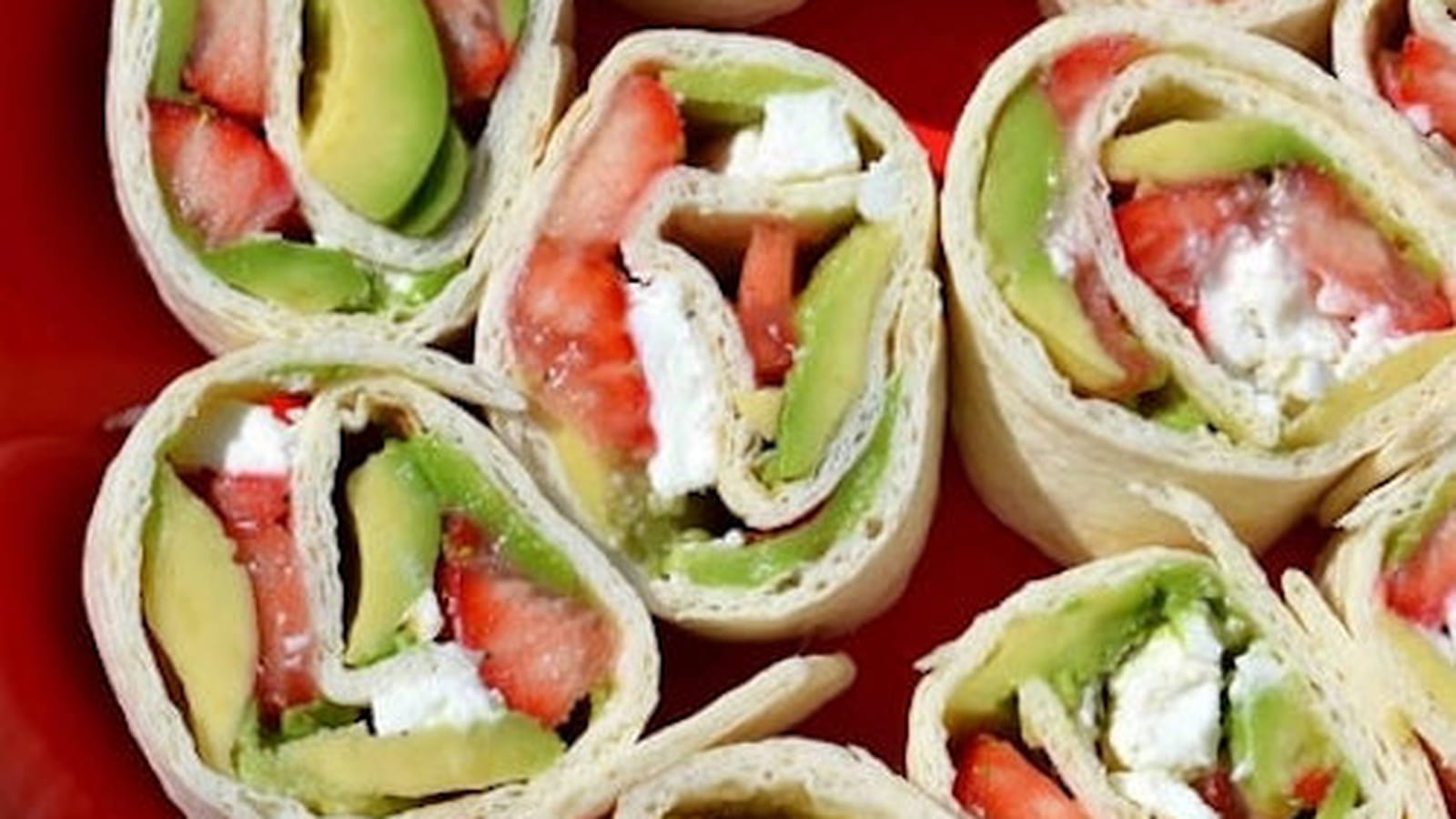 Wraps à l'avocat, fraises et feta pour l'apéro