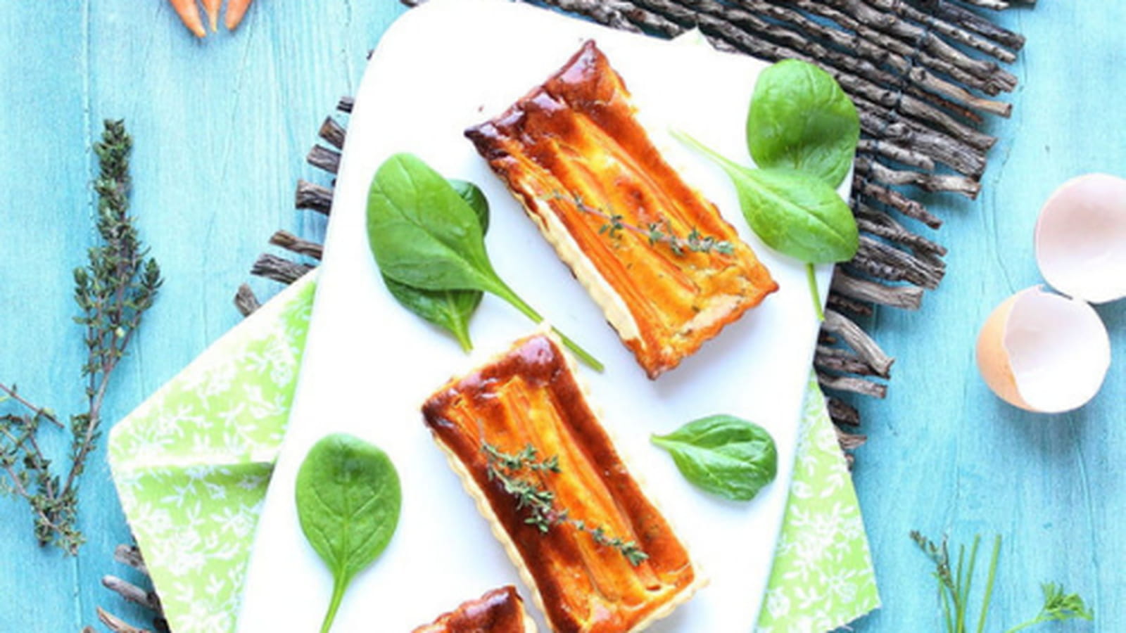 Petites quiches aux carottes, chèvre et miel