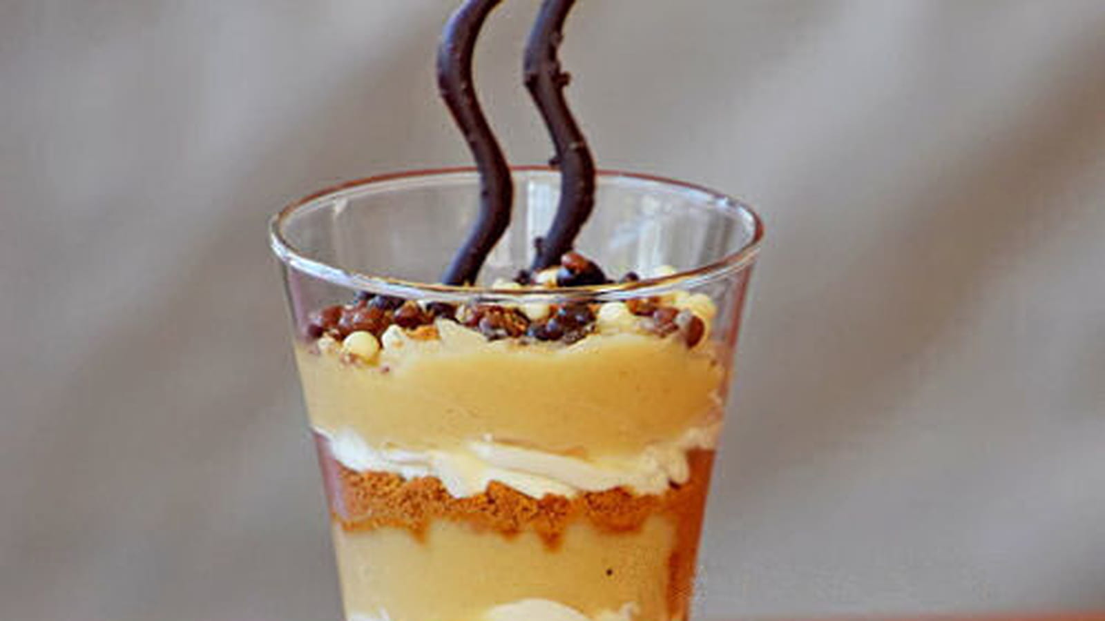 Verrine de crème mascarpone, beurre de pomme et spéculoos