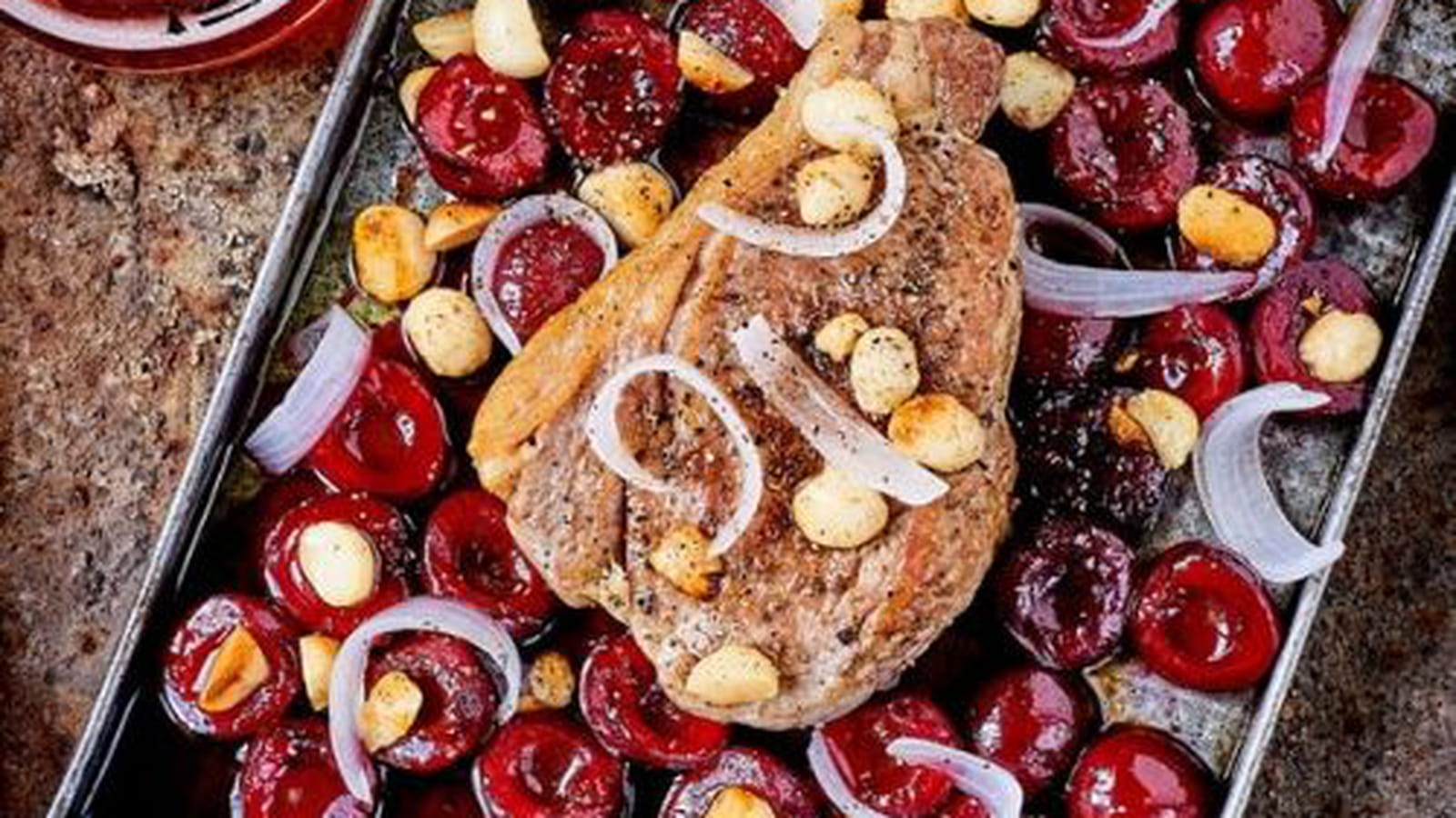 Côtes de veau & cerises au sirop d’érable