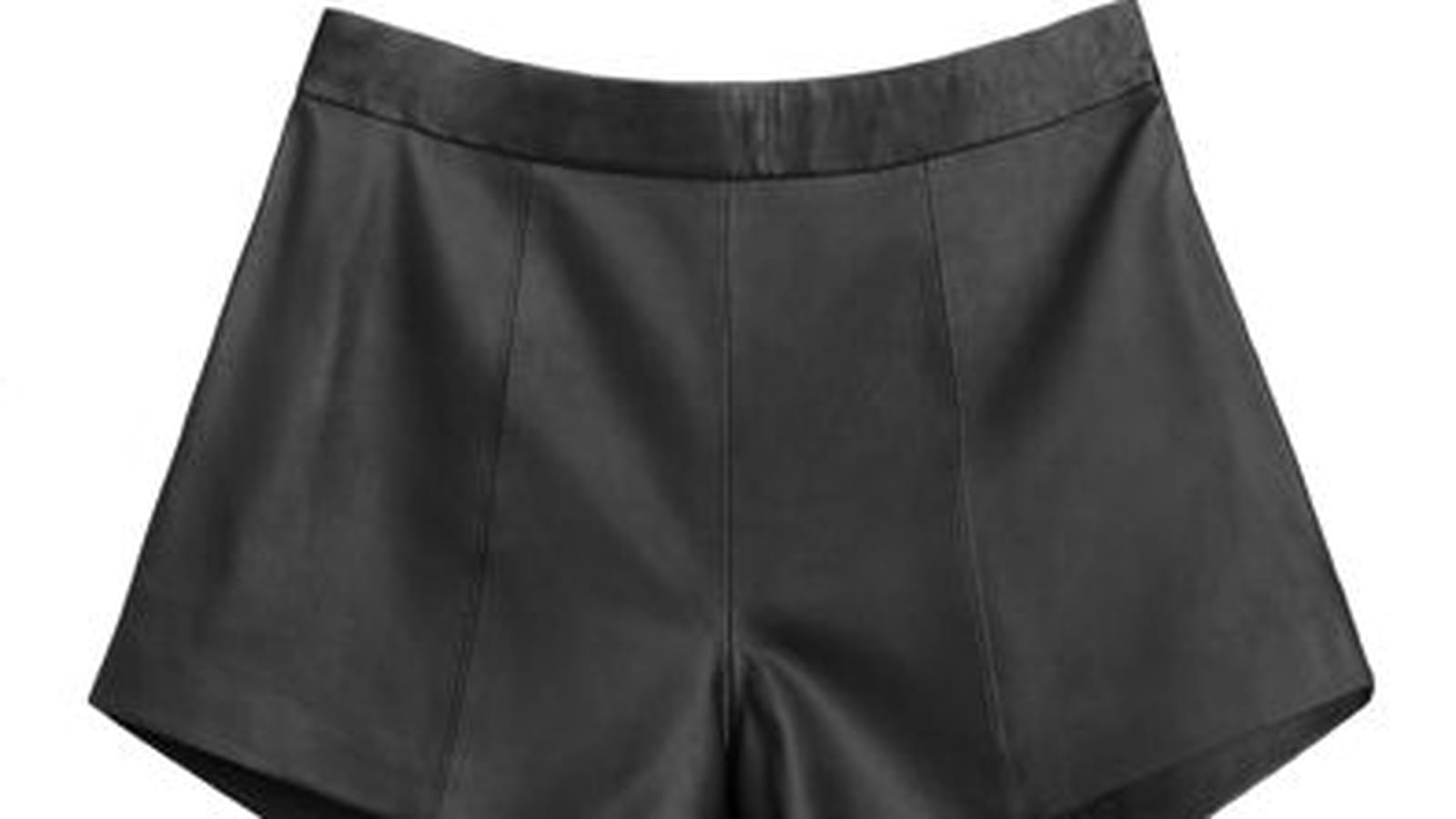 Short noir en cuir