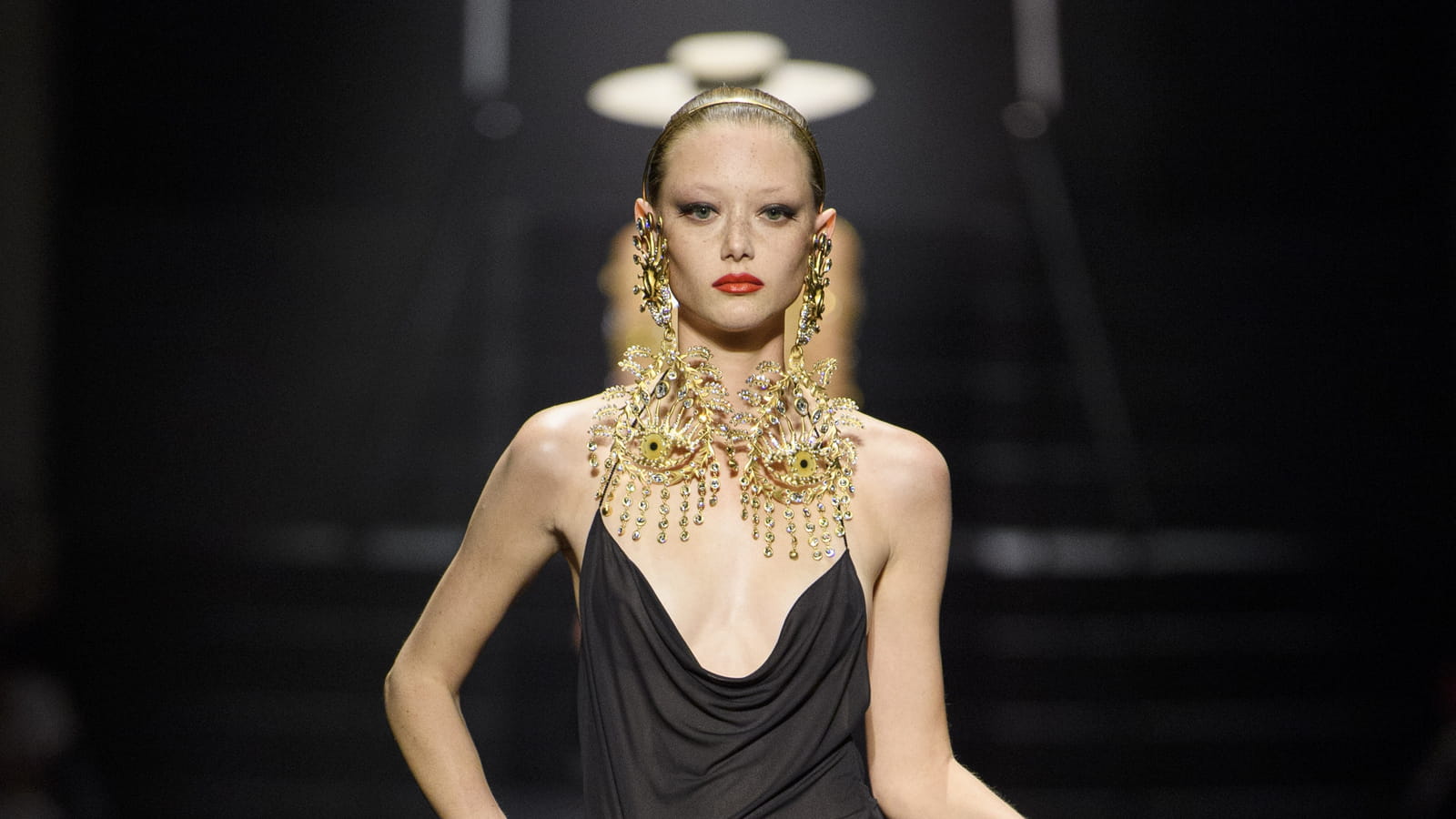 Look 15