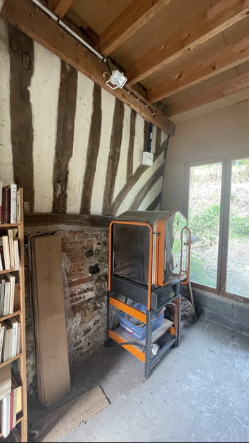 Avant&nbsp;: un atelier sommaire et v&eacute;tuste