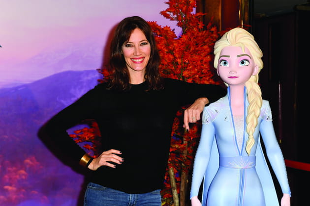 Mareva Galanter copine avec la Reine des Neiges