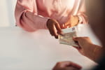 Frais bancaires : s'ils dépassent ce montant, vous pouvez vous les faire rembourser selon la loi
