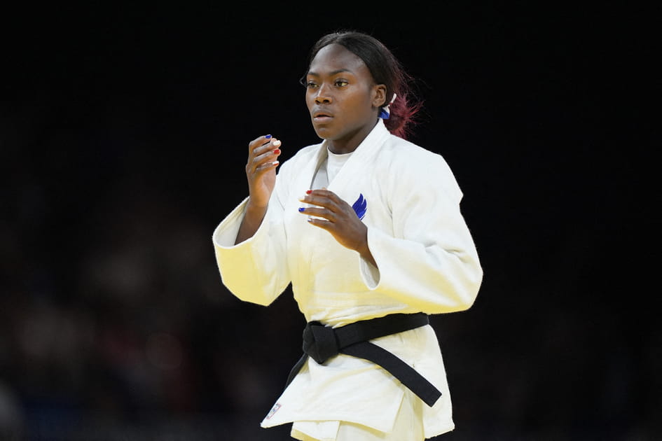 Clarisse Agbegnenou et ses ongles aux couleurs de la France