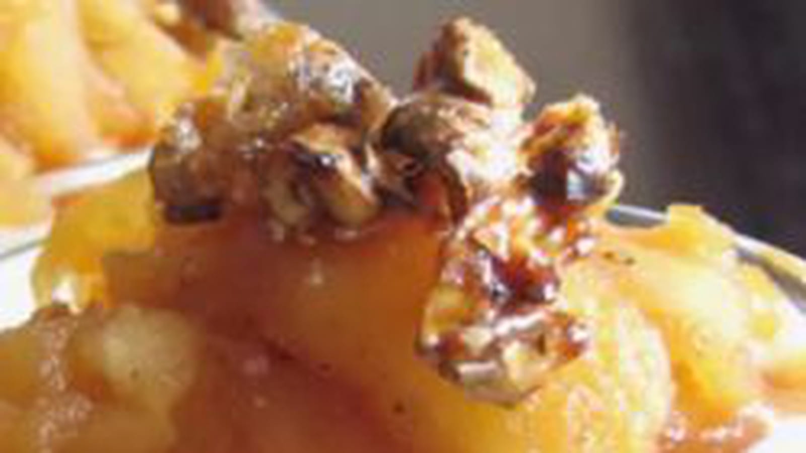Verrines aux pommes épicées et noix caramélisées