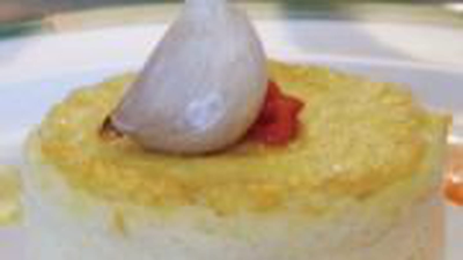 Flan de fourme au coulis de poivrons