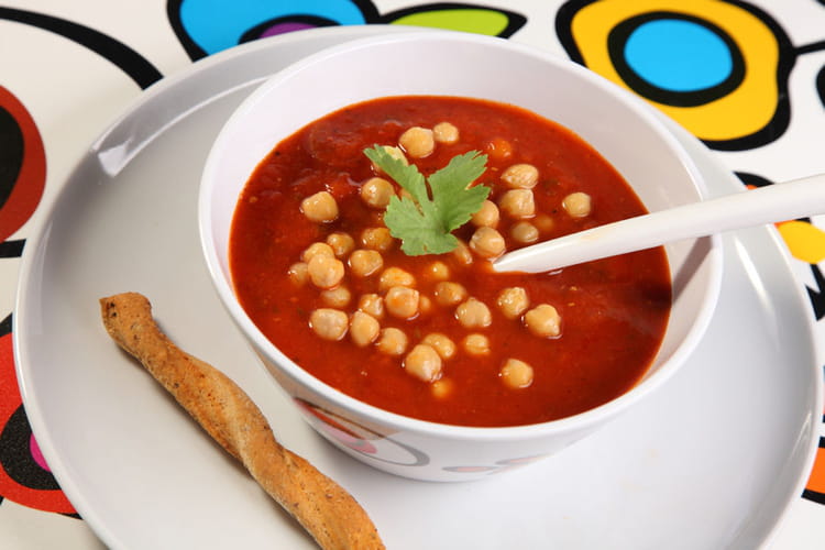 Recette de Soupe de tomates aux épices et pois chiches