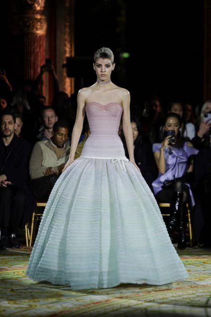 Look 2 du défilé Viktor&Rolf