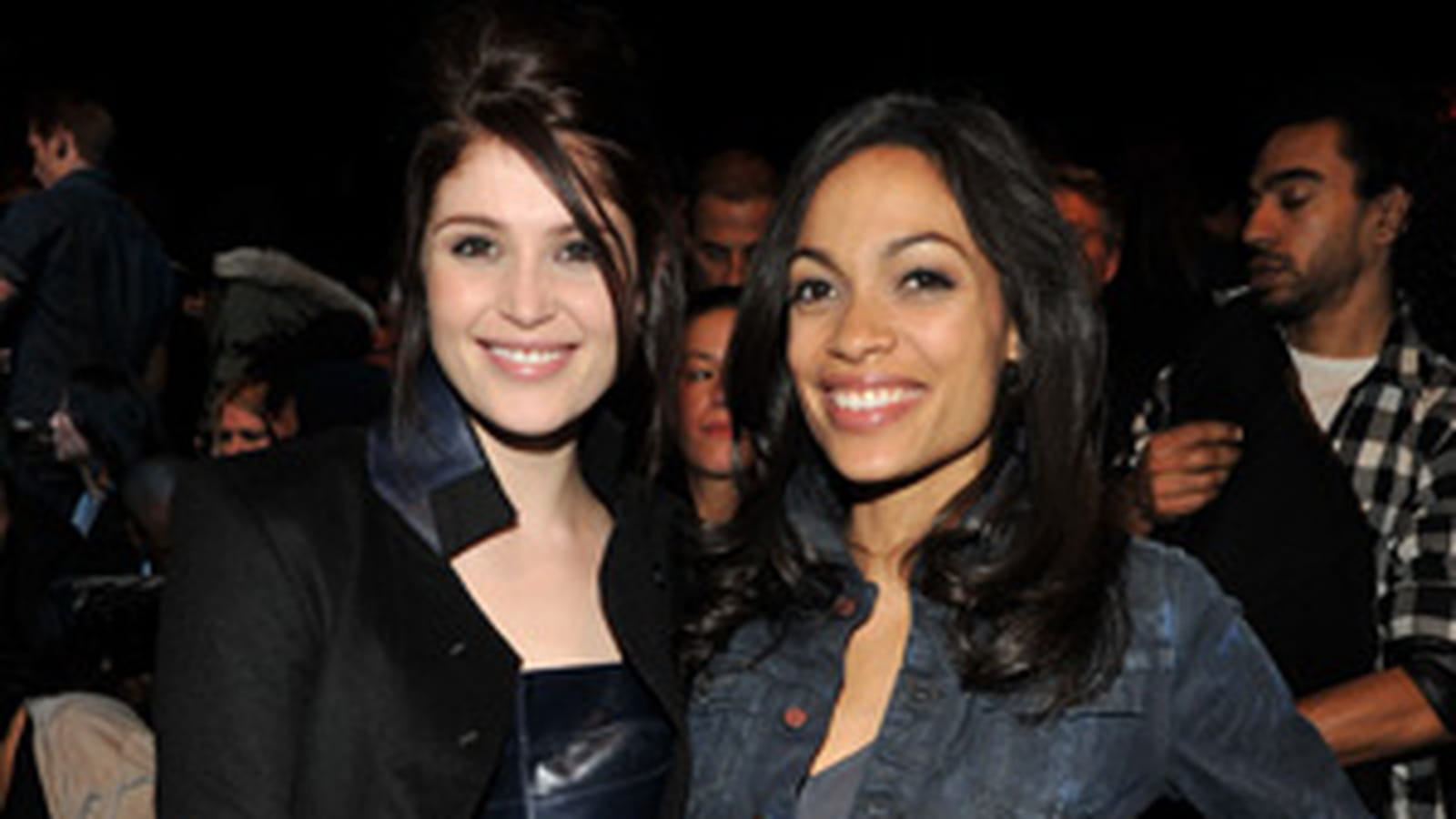 Gemma Atterton et Rosario Dawson