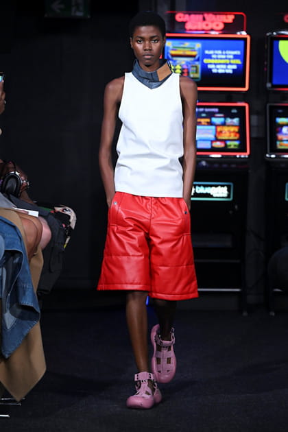 D&eacute;fil&eacute; JW Anderson printemps-&eacute;t&eacute; 2023