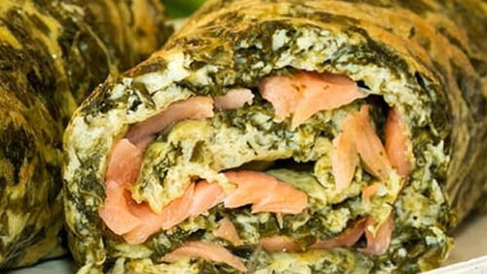 Omelette roulée à l’oseille et au saumon