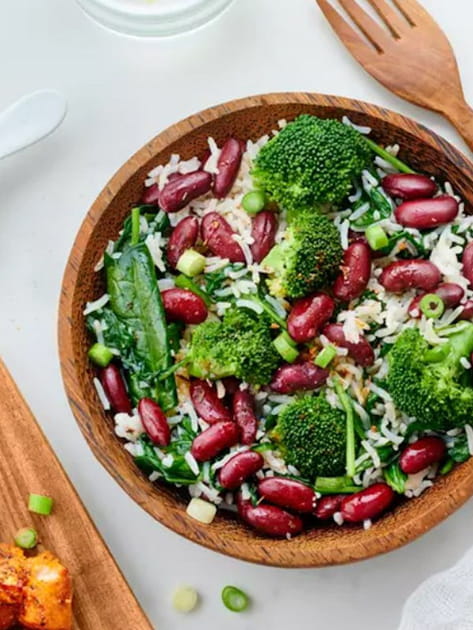 Riz saut&eacute; Haricots Rouges, Brocolis et pousse d'&Eacute;pinard, brochettes de Saumon