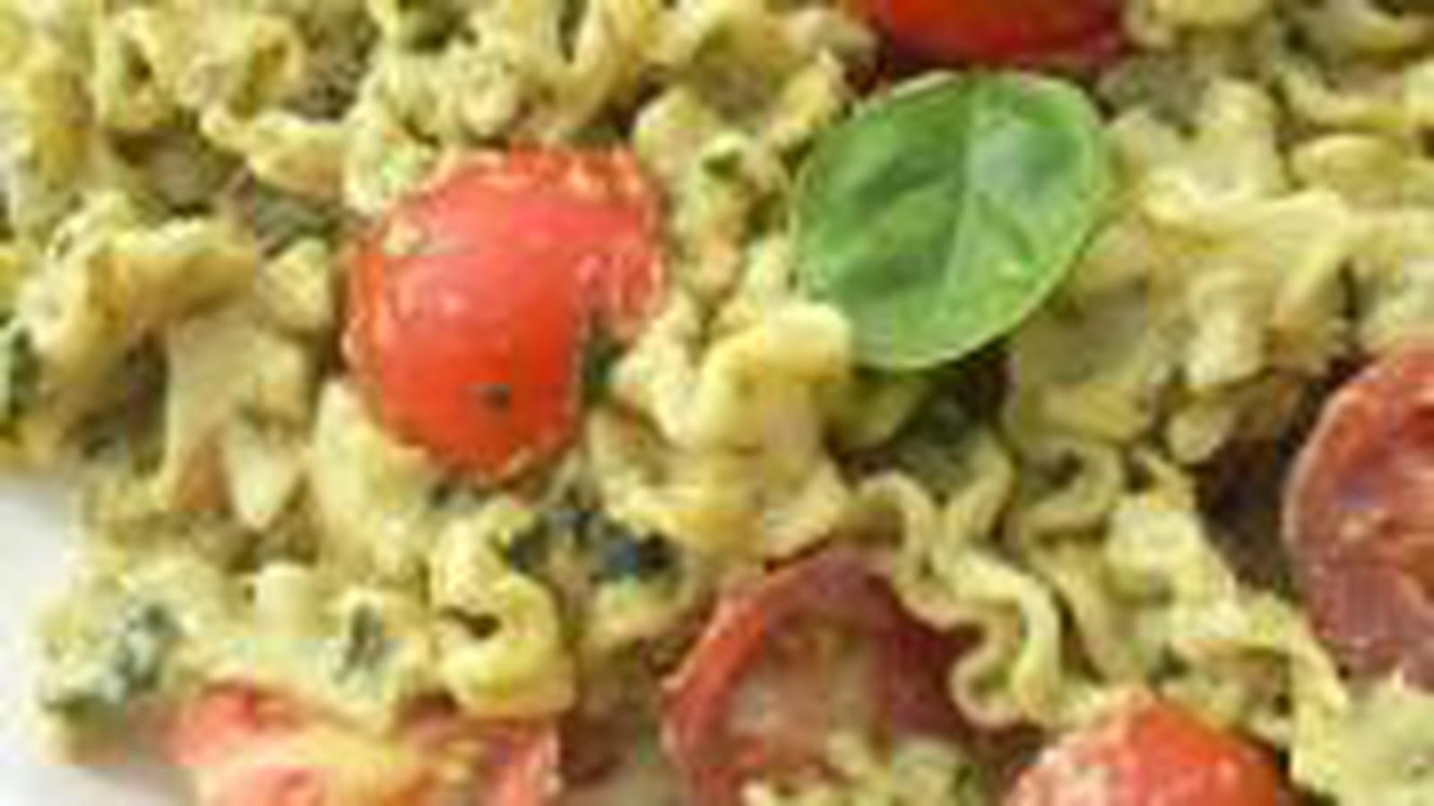 Pâtes au pesto et tomates
