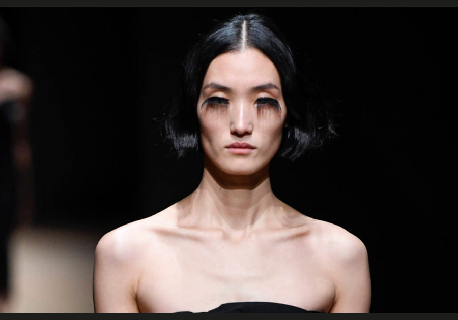 Les cils d&eacute;mesur&eacute;s de Prada