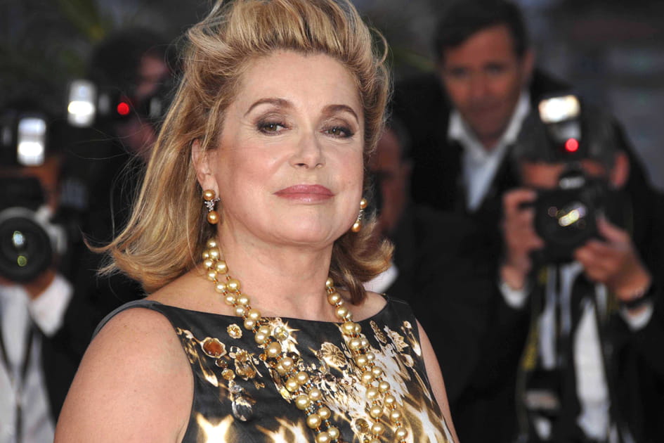 Le fard &agrave; paupi&egrave;res marron glac&eacute; de Catherine Deneuve