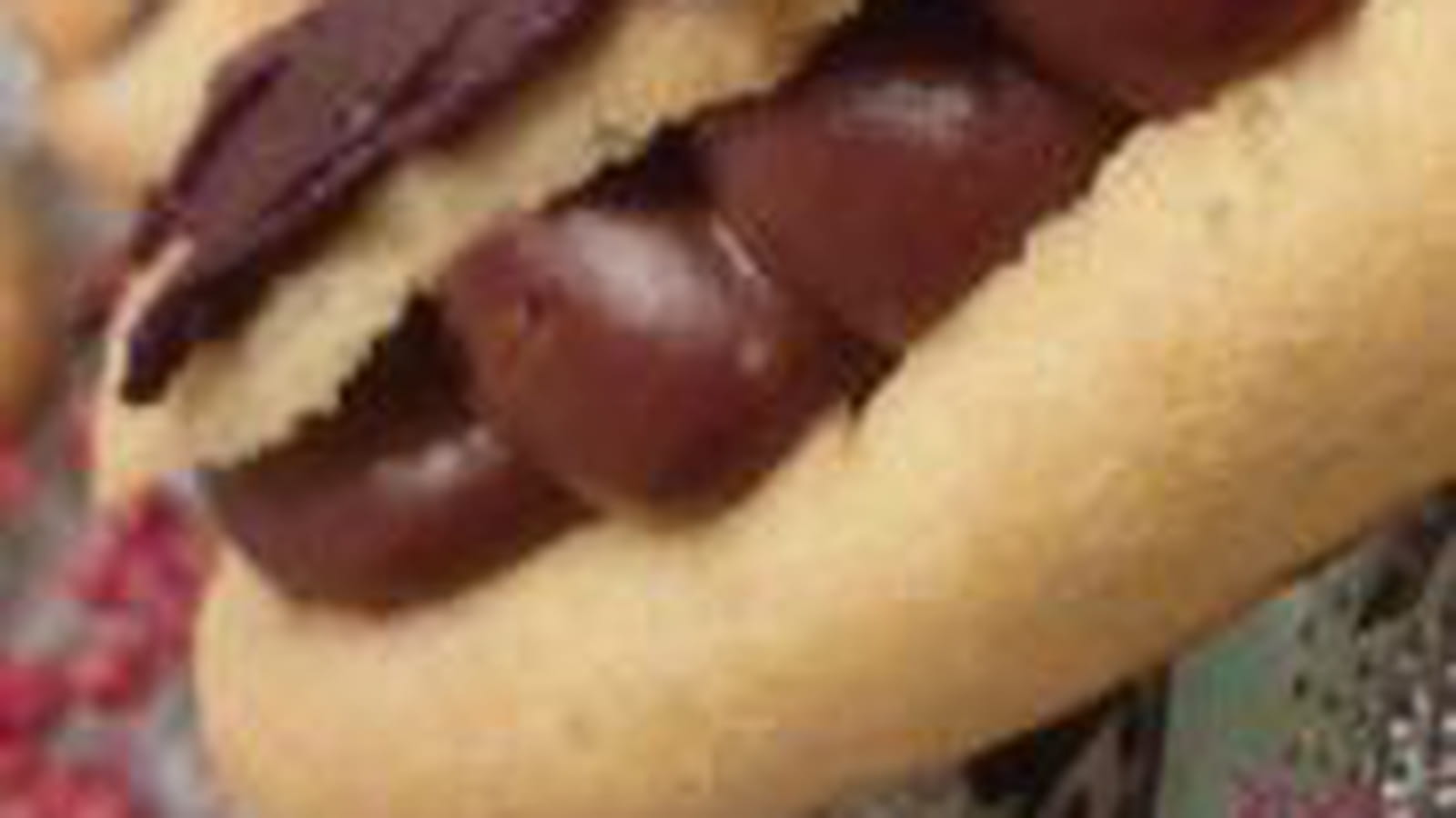 Eclairs au chocolat et aux baies roses