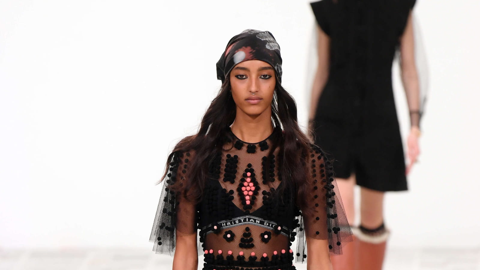 Look 10