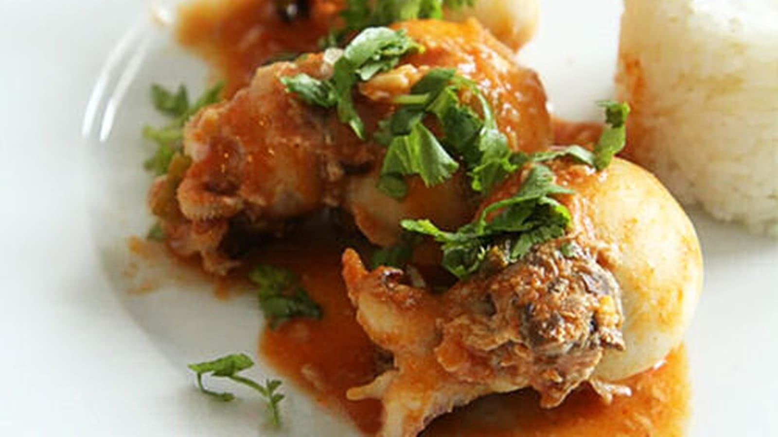 Encornets farcis au boeuf, sauce tomate