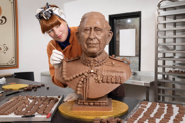 Chocolat spécial couronnement de Charles III (ce buste est incroyable)