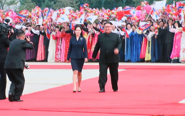 Kim Jong-un et sa femme Ri Sol-ju d&eacute;barquent &agrave; Pyongyang