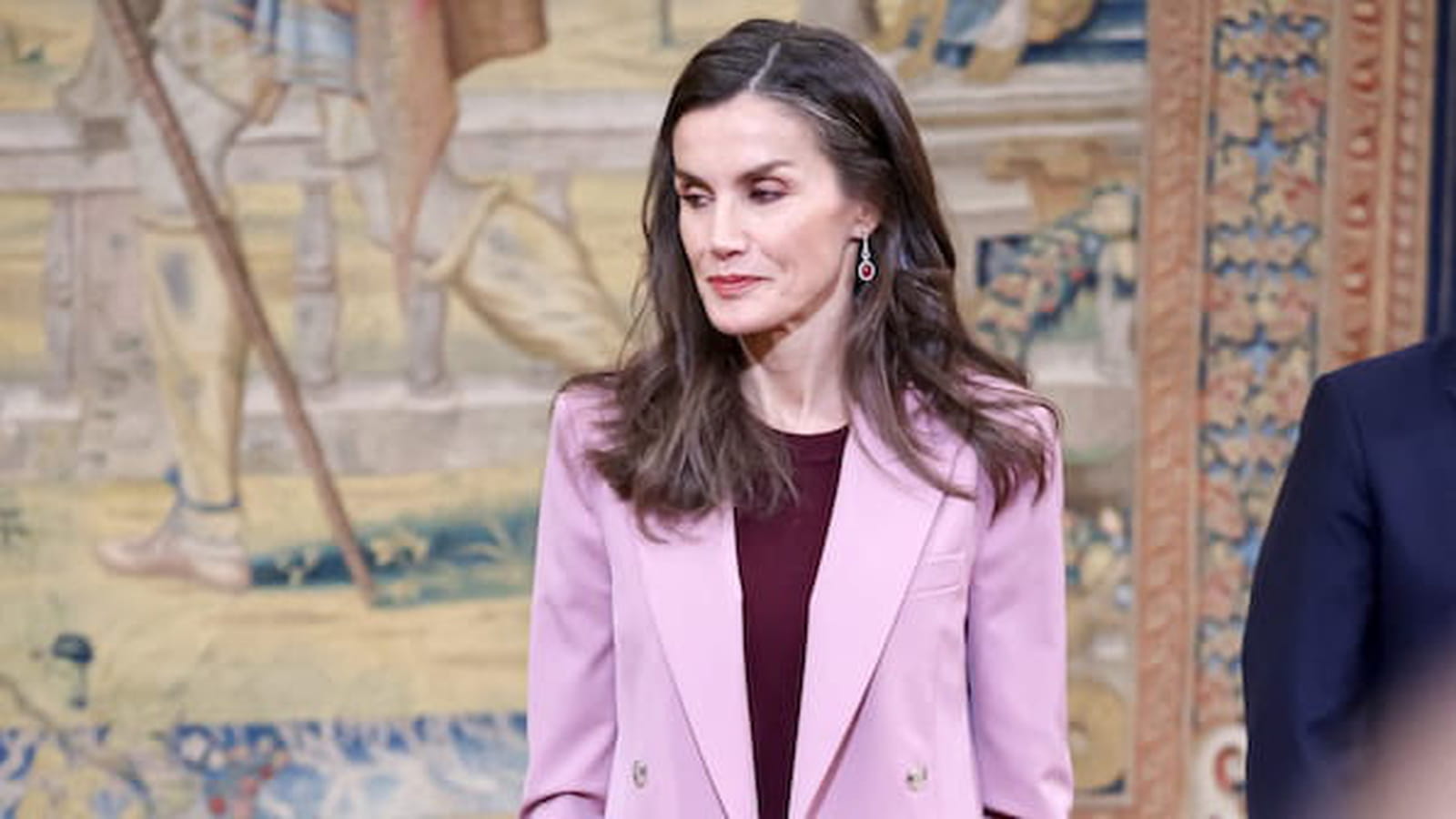 Letizia d’Espagne associe deux couleurs tendance qu’on n’aurait pas imaginées ensemble 