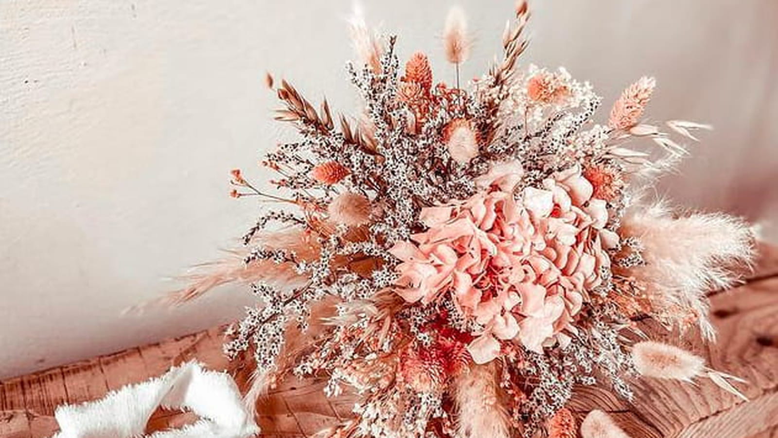 Hortensias et fleurs séchées 