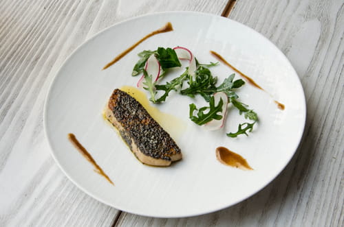 Foie de canard poêlé au pavot, roquette et vinaigre de vin Melfor