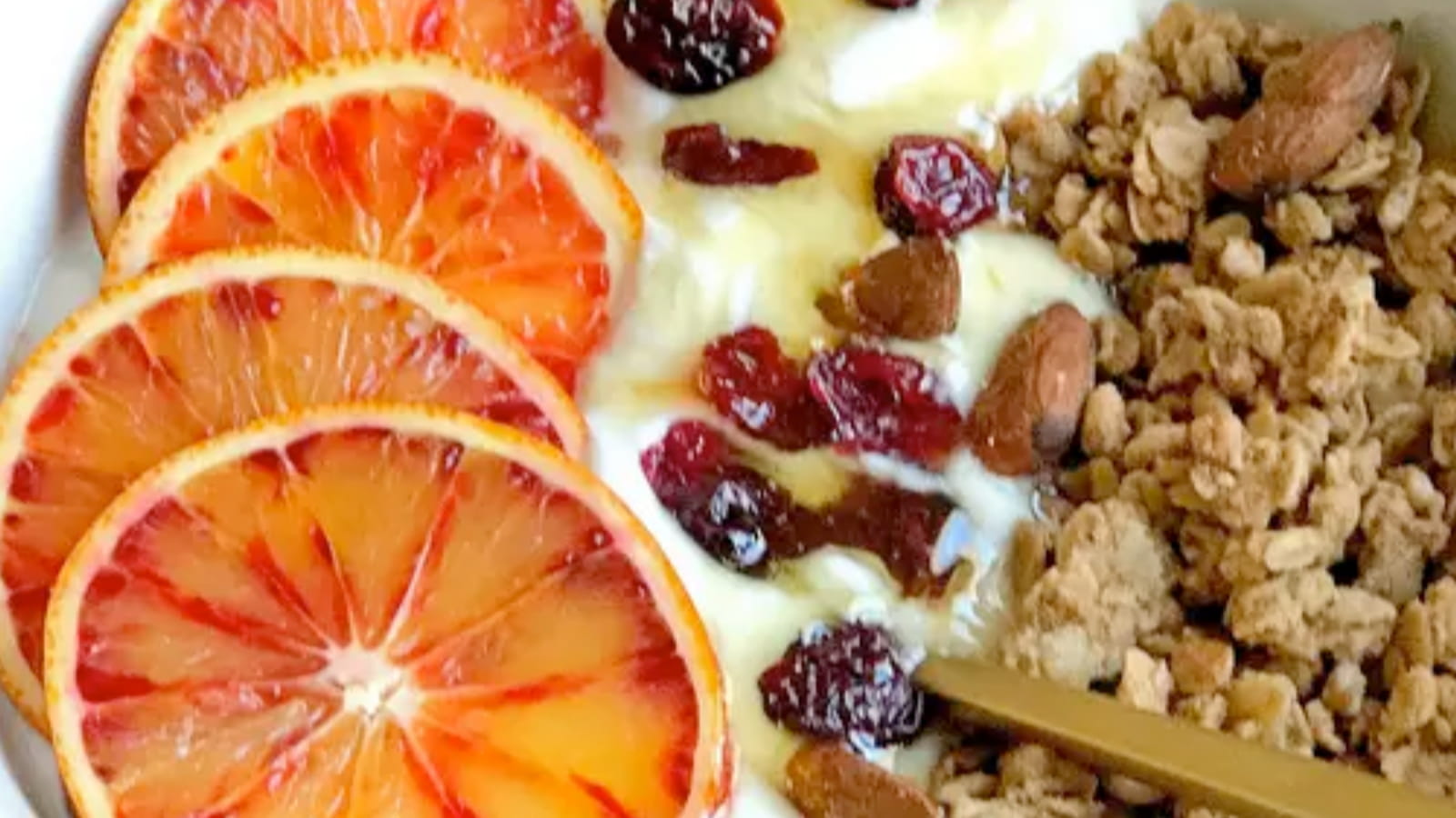 Healthy Bowl de fromage blanc, cranberries, orange sanguine et miel