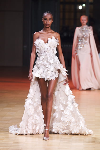 Look 44&nbsp;du d&eacute;fil&eacute; Elie Saab