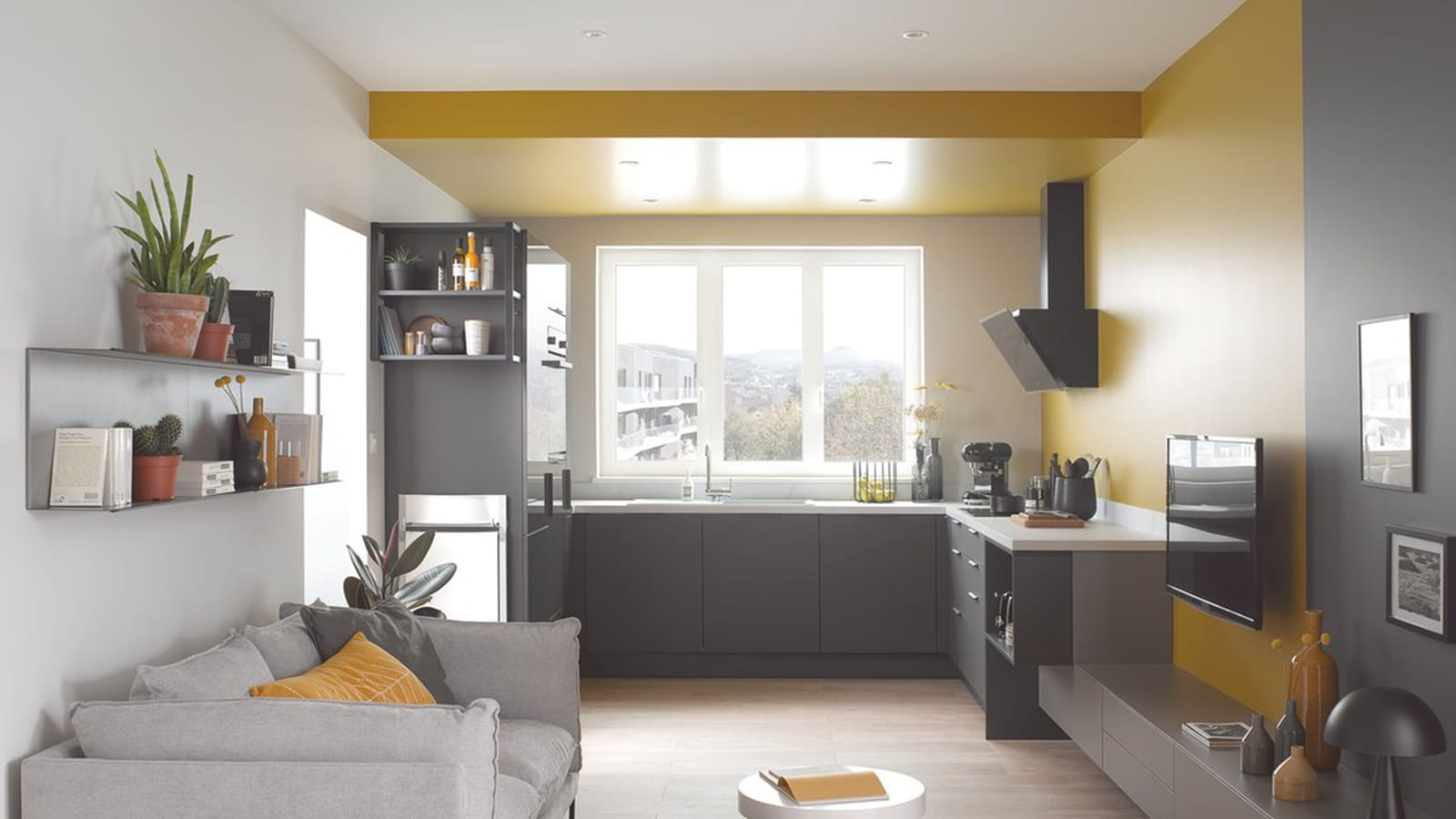Jaune et gris