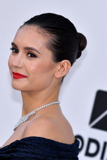Le chignon &eacute;l&eacute;gant de Nina Dobrev