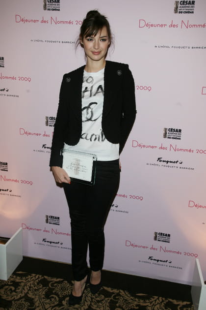 Louise Bourgoin, décontractée