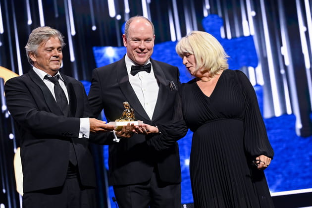 Le r&eacute;alisateur Cyril Denvers, Albert de Monaco et la productrice Candice Souillac