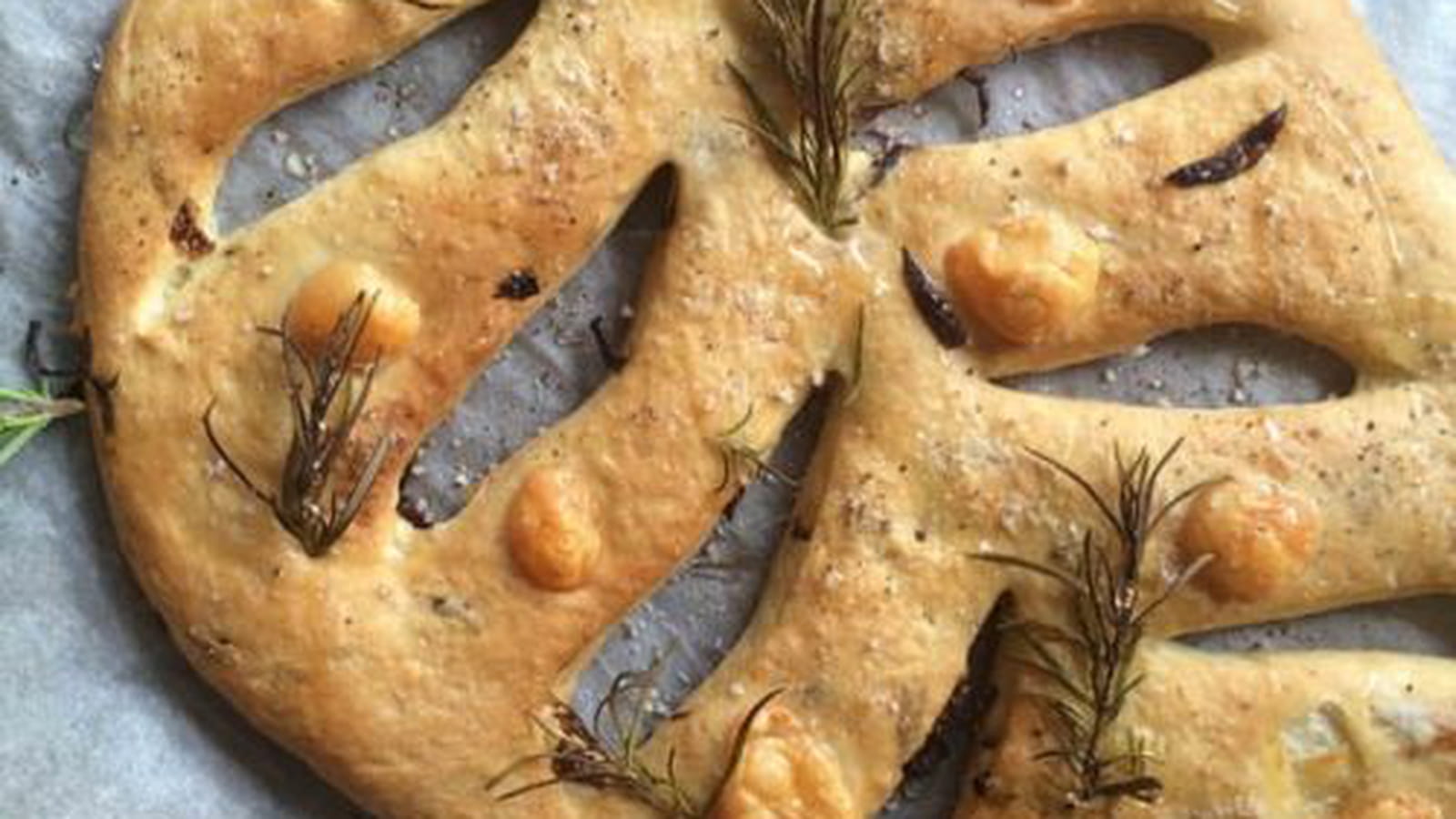 Fougasse oignons romarin
