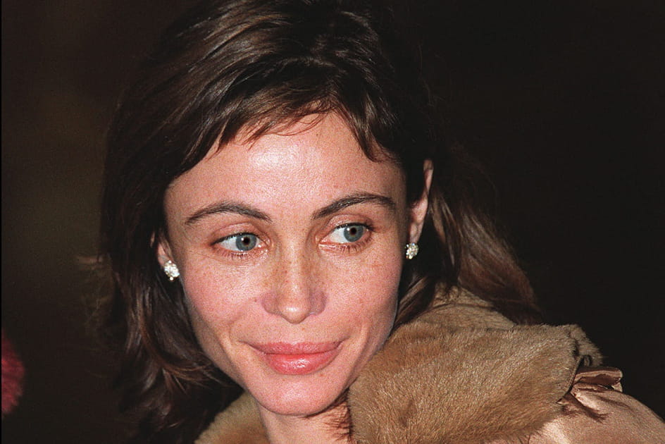 La mini frange d'Emmanuelle B&eacute;art
