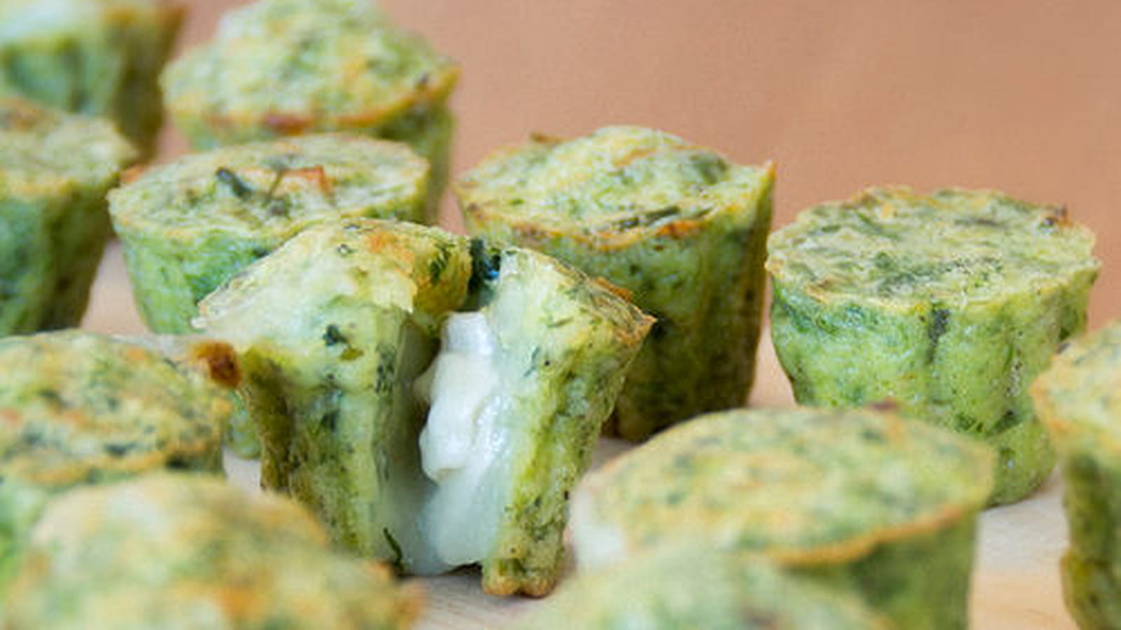 Moelleux apéritifs aux herbes et coeur de chèvre