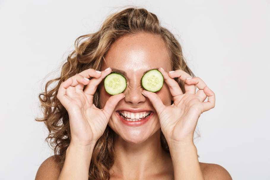 5 ingrédients naturels pour lutter contre les cernes et les poches