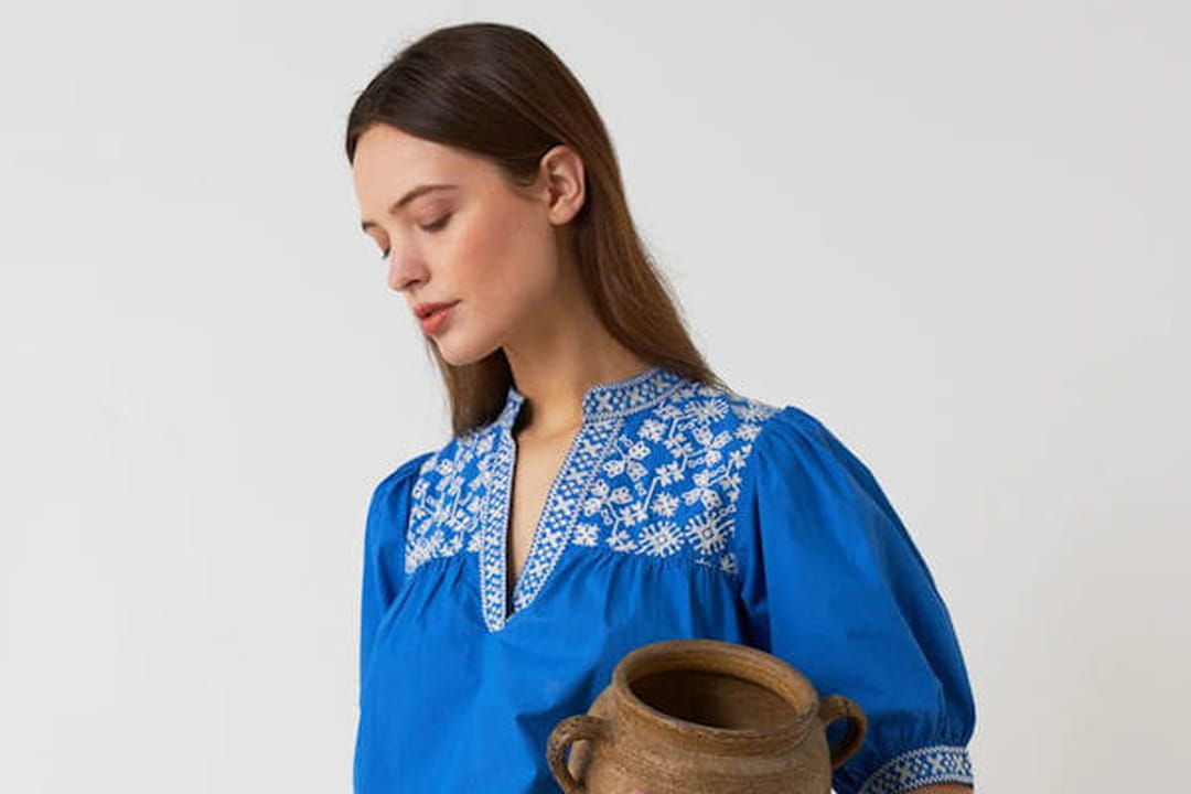 Elodie – Blouse brodée