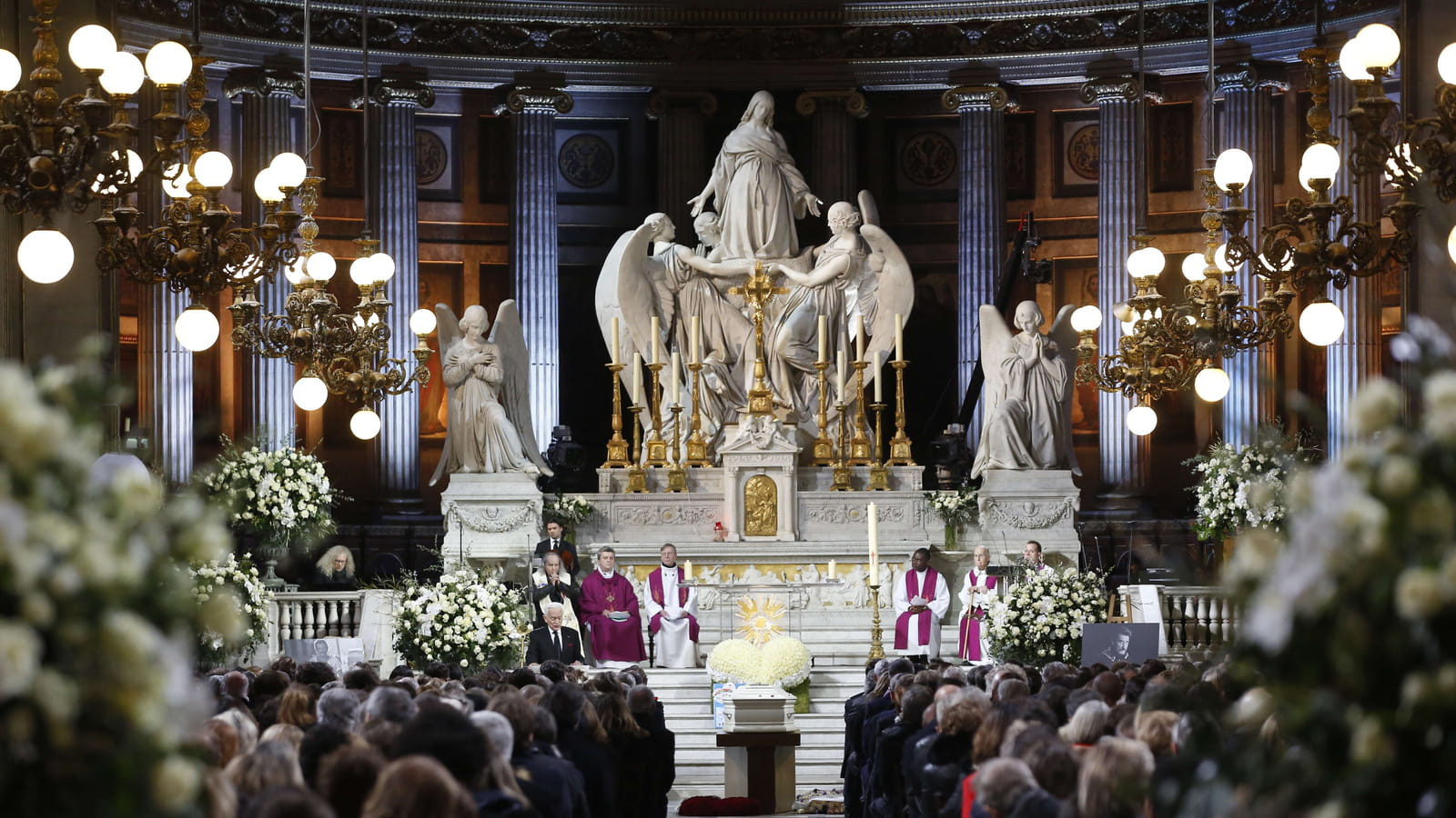 L'Église de la Madeleine rend hommage à Johnny Hallyday