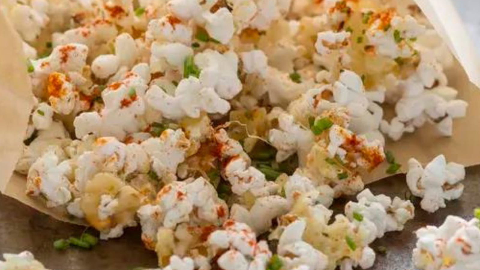 Pop corn au reblochon et à la ciboulette